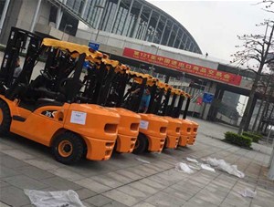 买叉车只需要关注的是价格?